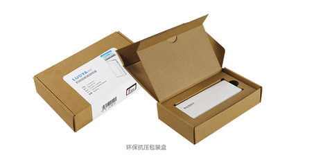LUOYA/络亚11200毫安移动电源 大容量与实用性的完美平衡